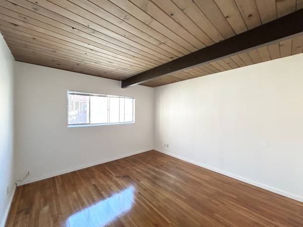 2BR/1BA Apartment on Milvia Street 5 · Berkeley photo 3