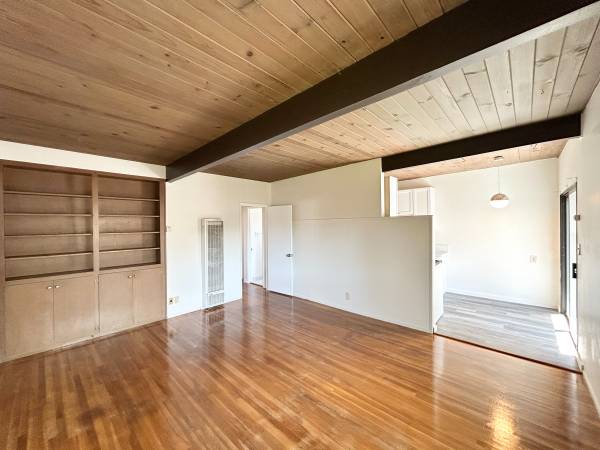 2BR/1BA Apartment on Milvia Street 5 · Berkeley photo 2