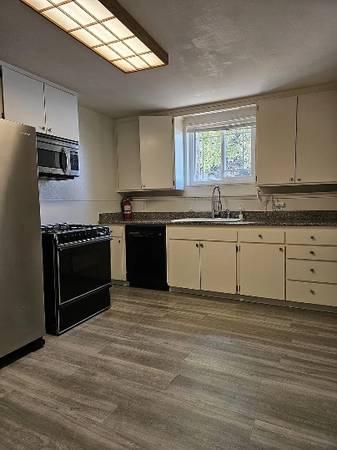 2BR/1BA Apartment on Francis Street · Crockett photo 3