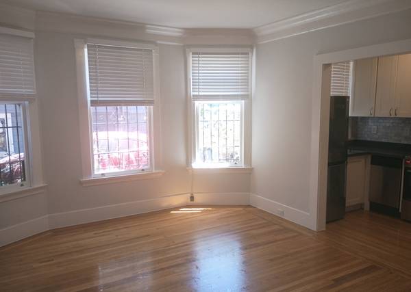 1800 Lakeshore photo 3