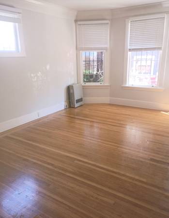 1800 Lakeshore photo 4