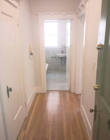 1800 Lakeshore photo 5