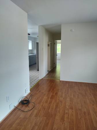 1BR/1BA Apartment on Bancroft Ave · Oakland photo 2