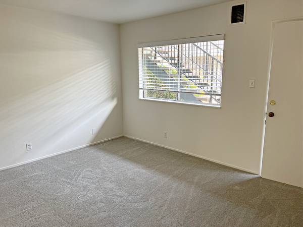 Apartments on Linda Avenue · Oakland photo 4