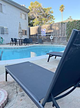 Apartments on Linda Avenue · Oakland photo 2