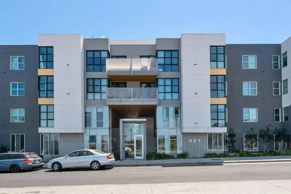 451 Donahue St photo 3