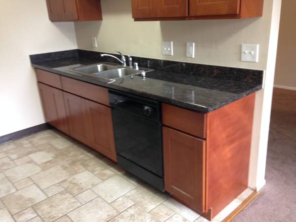 2BR/1BA Apartment on Warren St. · Hayward photo 5