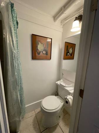 1BR/1BA In Law Adu · Oakland photo 4