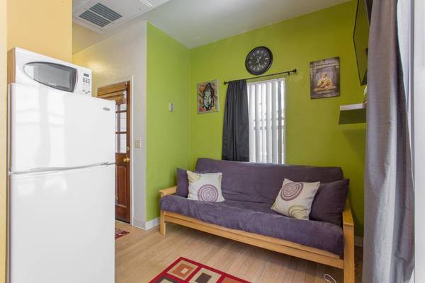 0BR/1BA Apartment on Laurel Street · Santa Cruz photo 5