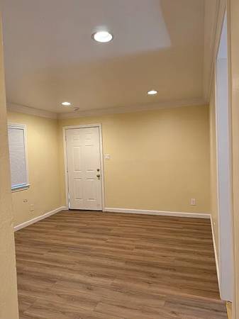 2BR/1BA Duplex on Dumbarton · Redwood City photo 2