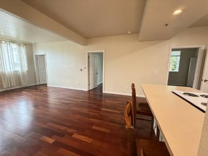 3BR/1BA Condo on Telegraph Avenue · Berkeley photo 3