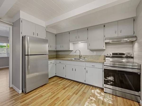 141-151 Oak Avenue photo 2