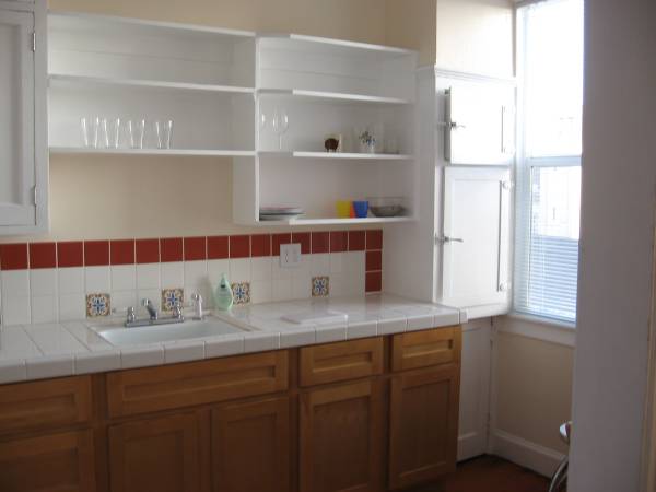 1BR/1BA Apartment · Oakland photo 4