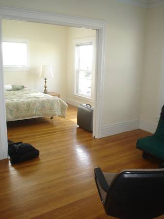 1BR/1BA Apartment · Oakland photo 5