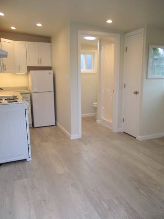 0BR/1BA Apartment on Capitola Rd. · Capitola photo 2