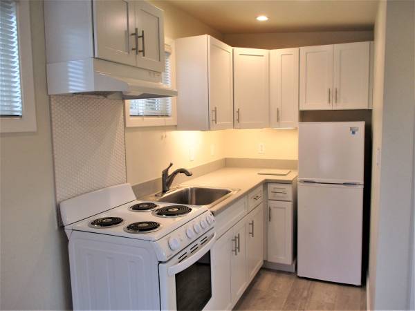 0BR/1BA Apartment on Capitola Rd. · Capitola photo 4