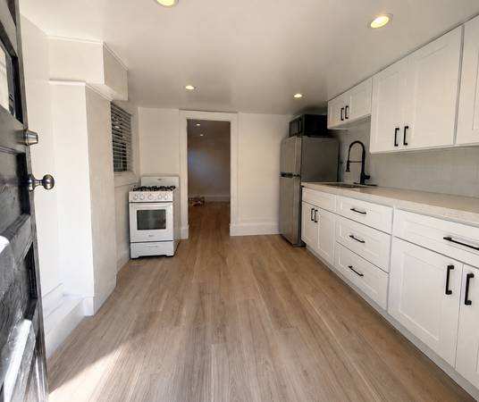 1BR/1BA Apartment on 51st · Oakland photo 2