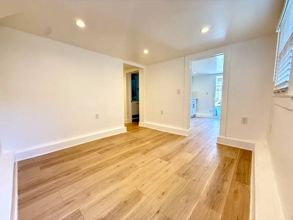 1BR/1BA Apartment on 51st · Oakland photo 5