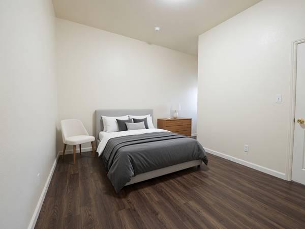 3BR/1BA Apartment · Oakland photo 3