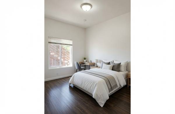 3BR/1BA Apartment · Oakland photo 5