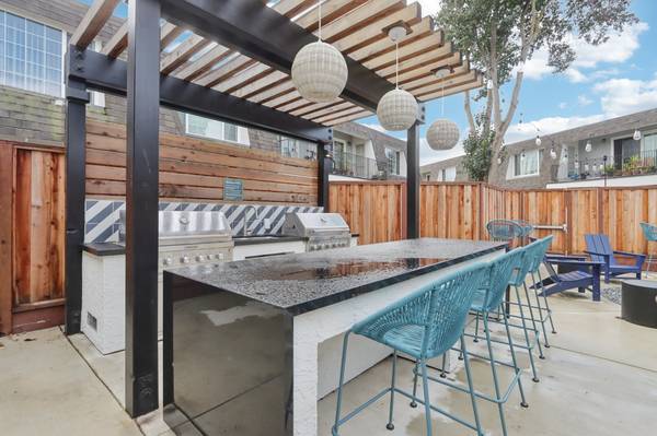 Apartments on Fremont Blvd · Fremont photo 4