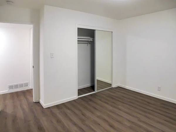 The Oxford Manor Apartments photo 5