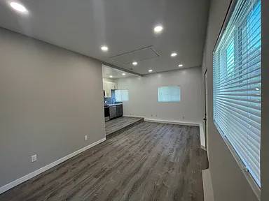 2466 W Bayshore Rd Palo Alto, CA 94303 photo 2