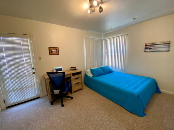 2BR/1BA Apartment on Cliff Street · Santa Cruz photo 5