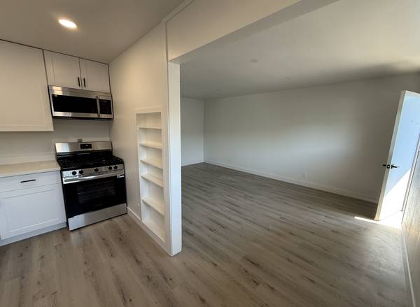 2BR/1BA Single Family House · Novato photo 2