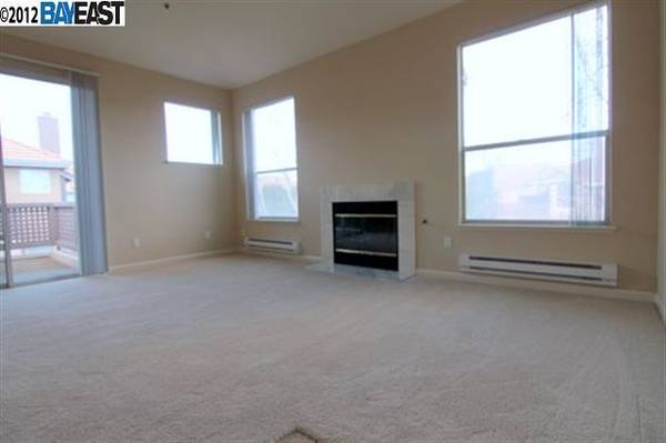 2BR/2BA Condo · Fremont photo 4