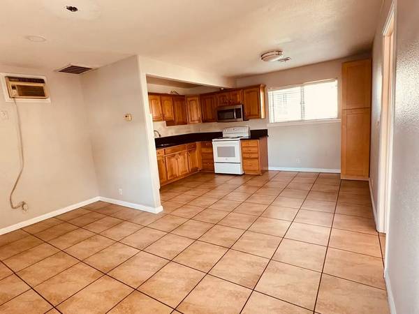 1BR/1BA Apartment on Willow St Suite 4 · San Jose photo 2