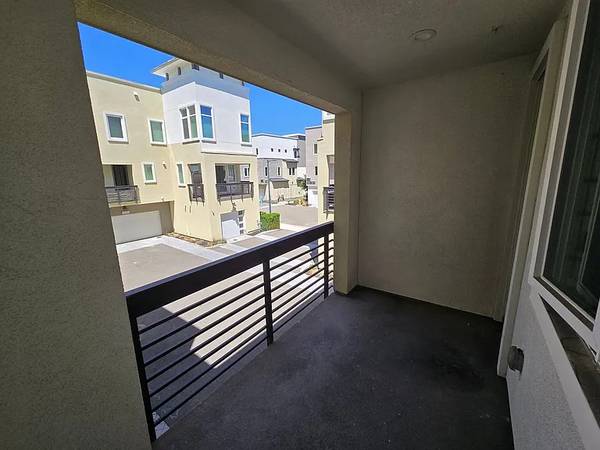 5577 Apex Dr Dublin, CA 94568 photo 2