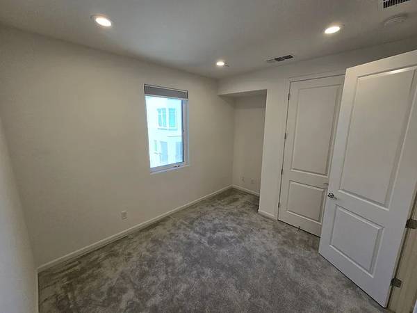 5577 Apex Dr Dublin, CA 94568 photo 3