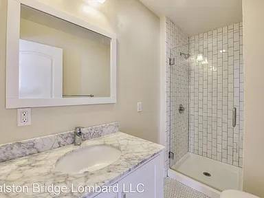 1BR/1BA Apartment on Lombard St · San Francisco photo 5
