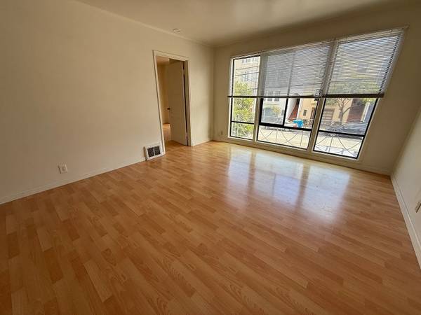 3BR/2BA Single Family House on Park St · San Francisco photo 3