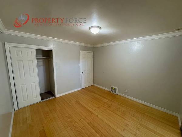 2BR/2BA Single Family House on Lakeview Ave · San Francisco photo 4