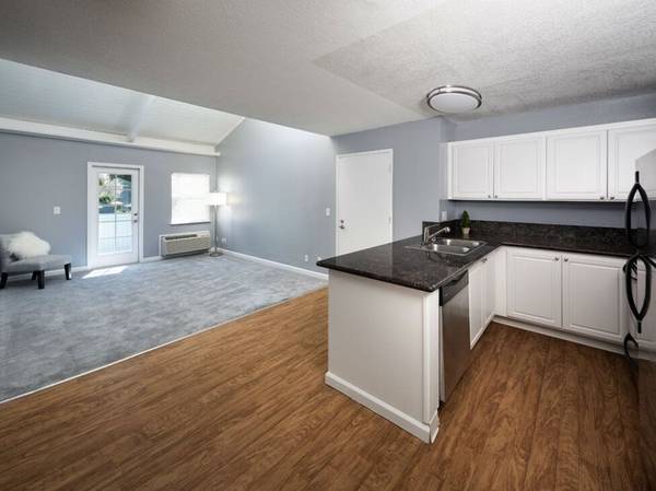 2BR/1BA Apartment · Milpitas photo 4