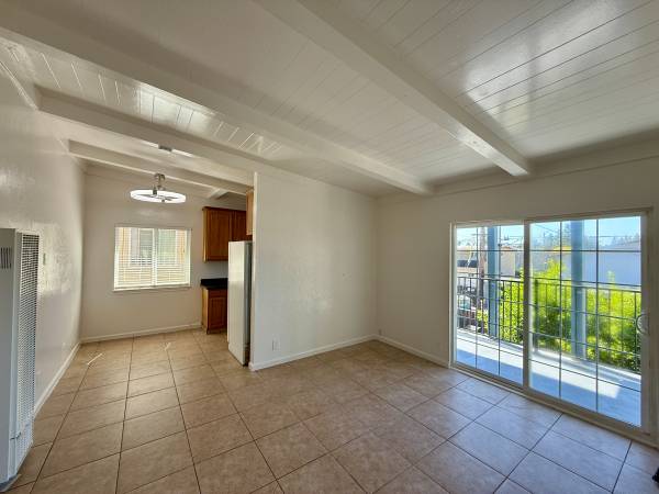 2BR/1BA Duplex on Bradford Way - D · San Jose photo 3