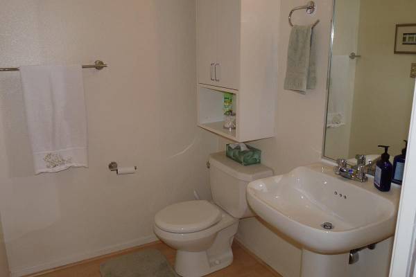 2BR/1BA Apartment · San Francisco photo 4