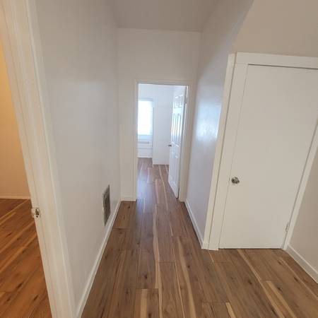 4BR/2BA Apartment on 10th Street · Oakland photo 2