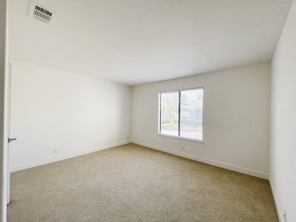 1BR/1BA Apartment on North Lake Drive Near Stagecoach · Dublin photo 5
