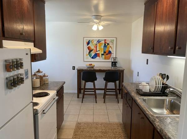 2BR/1BA Apartment · Castro Valley photo 3
