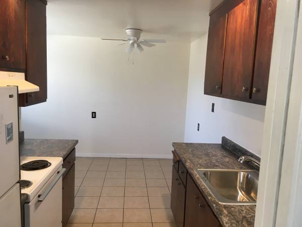 2BR/1BA Apartment · Castro Valley photo 4
