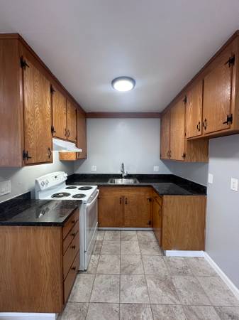 1BR/1BA Apartment on 39th Ave · Oakland photo 3