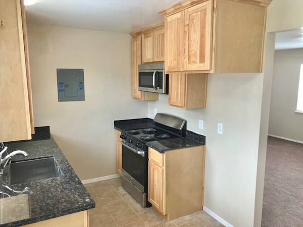 Apartments on Bayview Ave · El Cerrito photo 4
