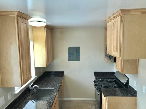 Apartments on Bayview Ave · El Cerrito photo 3