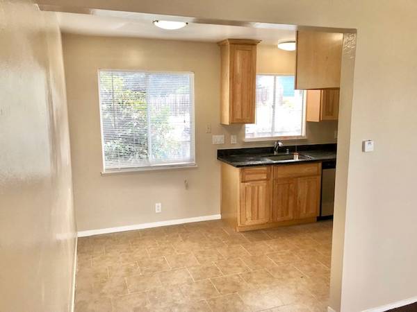 Apartments on Bayview Ave · El Cerrito photo 2
