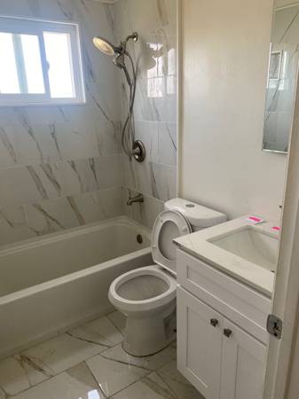 2BR/1BA Apartment · Richmond photo 5