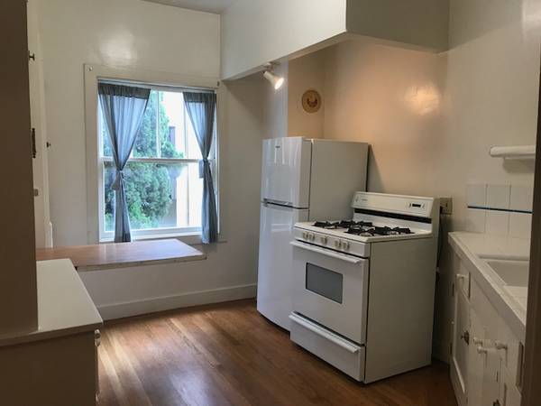 0BR/1BA Apartment on Hilgard · Berkeley photo 3
