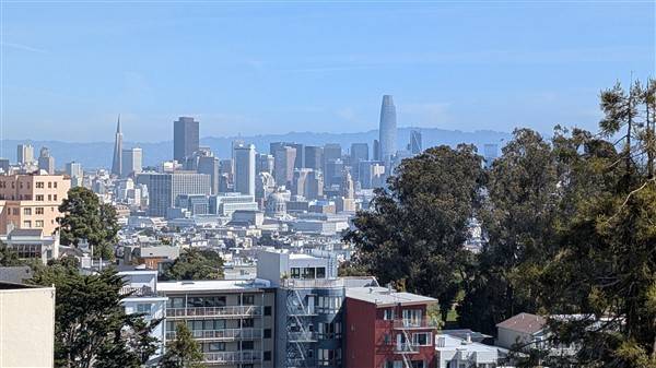 2BR/1BA Apartment · San Francisco photo 3